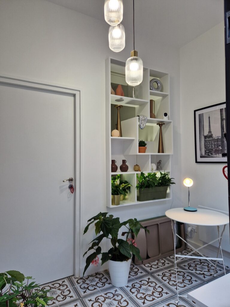 Entree APRES 1 Transformation cabinet psy studio Sens CreaInside w